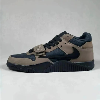 Black and brown sneakers-2327